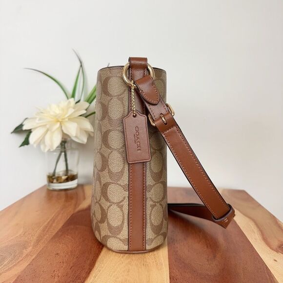 NWT Coach Sophie Bucket Bag In Signature Canvas - Picture 3 of 7